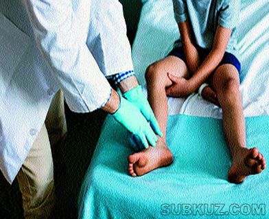 बेबस मां ने जाहिर किया दुःख;बच्चों का दर्द देखा नहीं जाता:मस्क्यूलर डिस्ट्रोफी पीड़ित बेटों का इलाज नहीं कराता पति, 