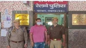 ट्रेन मे महिला के सिर पर TTE ने टॉयलेट किया:यात्रियों ने पीटा:GRP के हवाले किया;अकाल तख्त एक्सप्रेस से कोलकाता जा रही थी