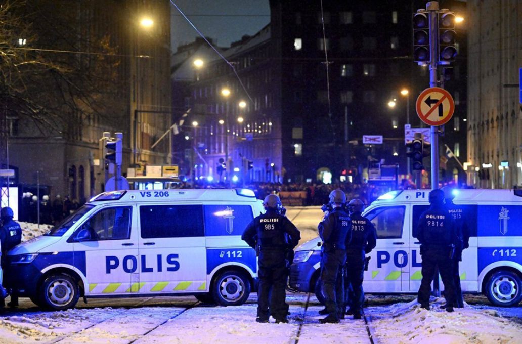 Finland News : हेलसिंकी में कलासातामा (Kalasatama) एरिया में पानी के अंदर मिली लाश: पुलिस मामले की जाँच कर रही है,