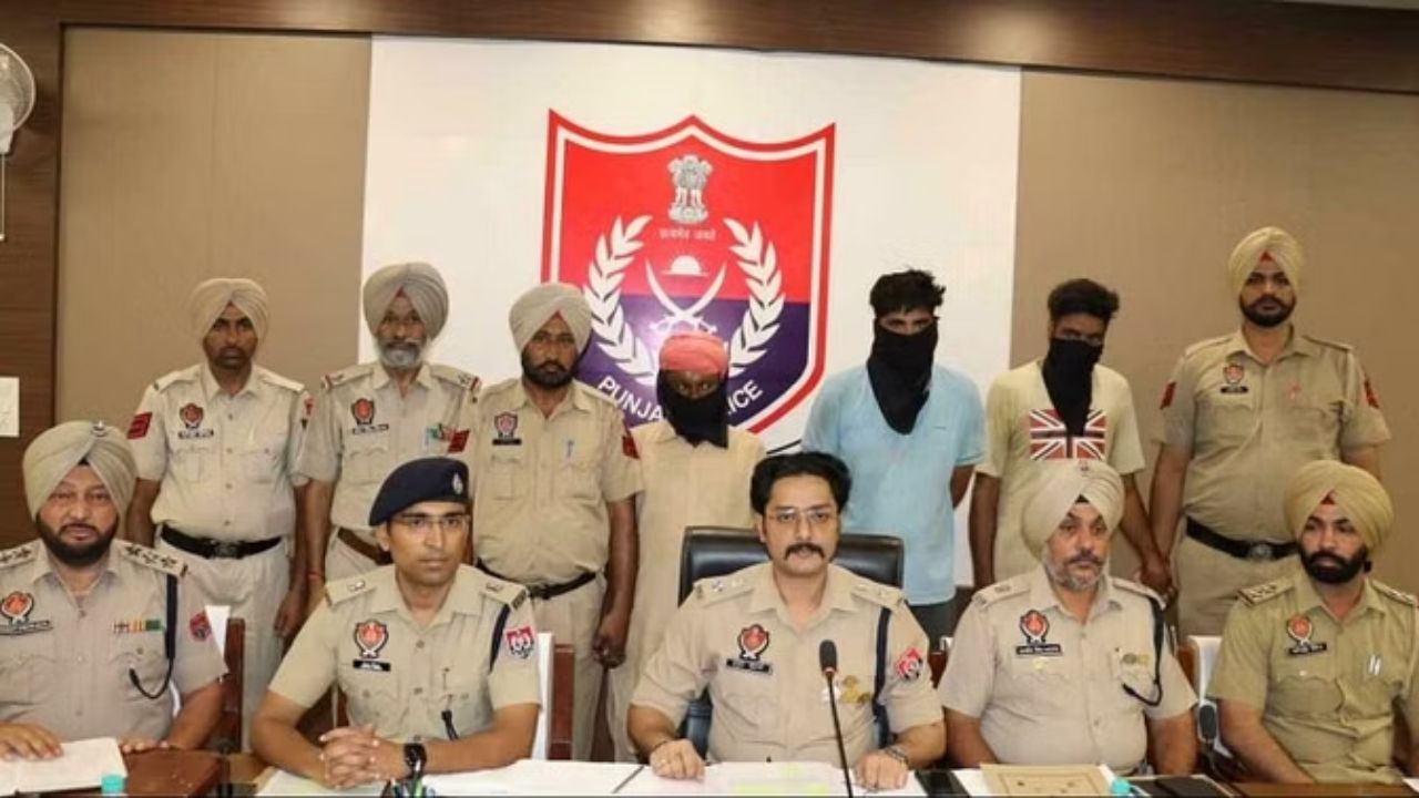 अपनी ही माँ के किये टुकड़े टुकड़े, भाई के शव को फेंका ड्रेन में 