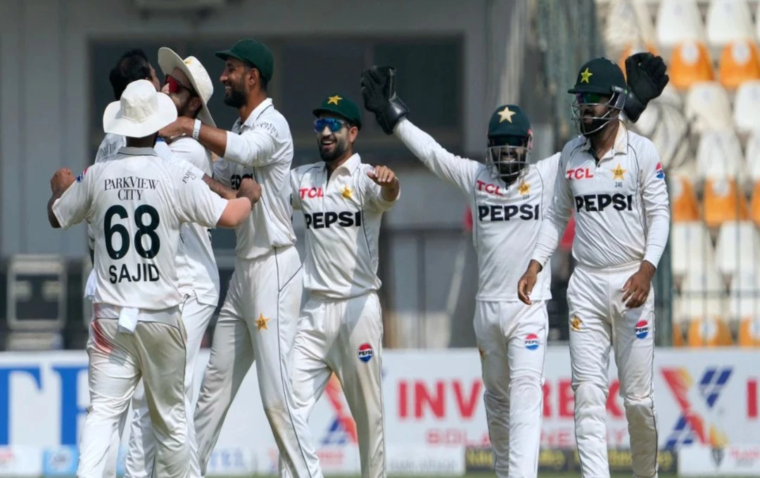 Pak vs Eng 3rd Test Day 1: पहले दिन का खेल हुआ समाप्त, इंग्लैंड की पारी 267 रन पर ढेर, पाकिस्तान ने 3 विकेट पर बनाए 73 रन