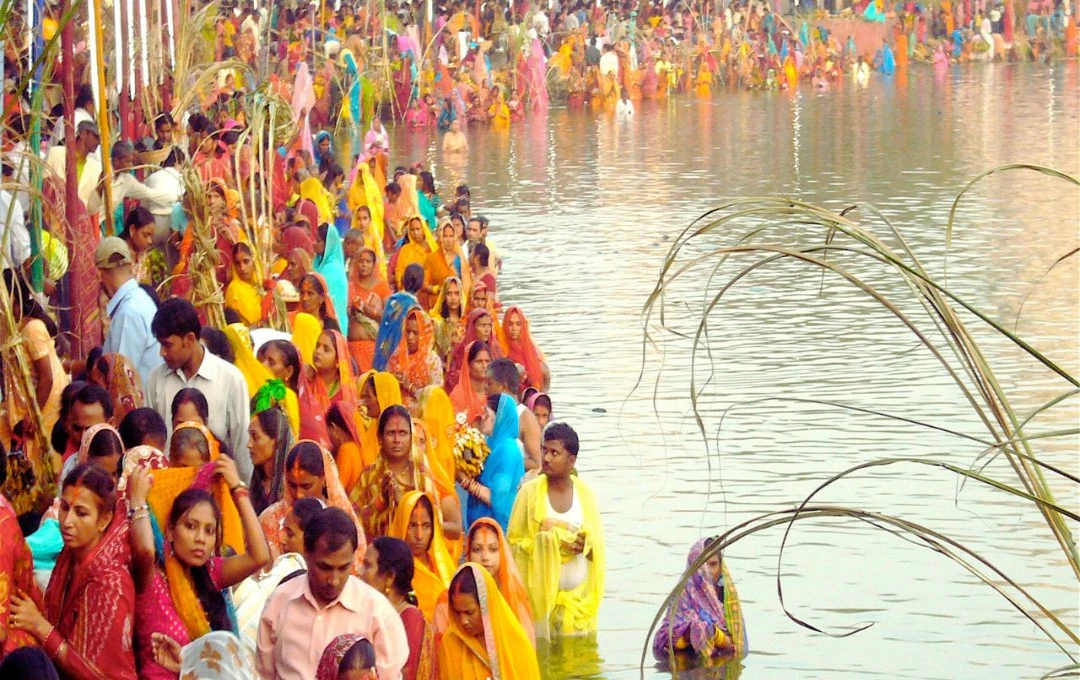 Chhath Puja 2024: छठ पूजा के तीसरे दिन इस विशेष कवच का करें पाठ, घर में आएगी सुख-शांति और समृद्धि