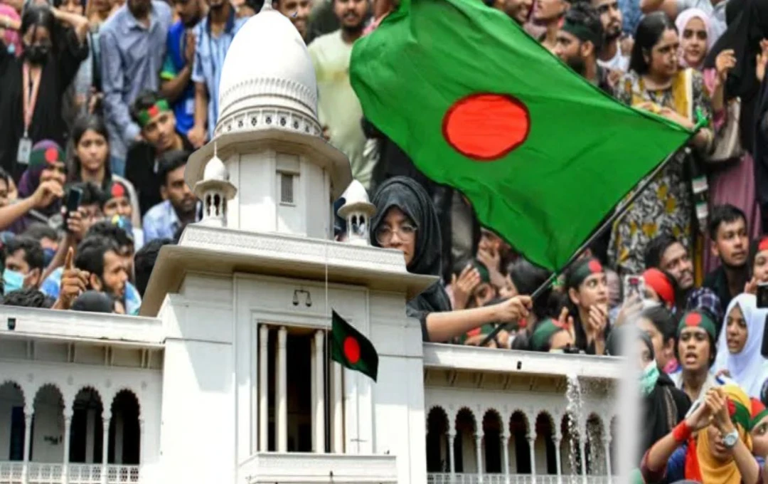 Bangladesh News: भारतीय टीवी चैनलों के खिलाफ बांग्लादेश में विरोध, प्रसारण रोकने की हाई कोर्ट में याचिका दाखिल