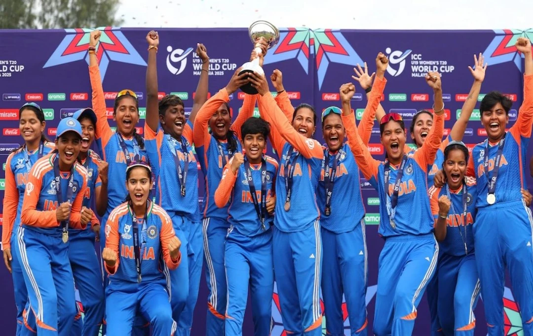 Team India Grand Welcome: टीम इंडिया की गर्व से वतन वापसी, U19 महिला WC चैंपियन्स का हैदराबाद एयरपोर्ट पर जोरदार स्वागत