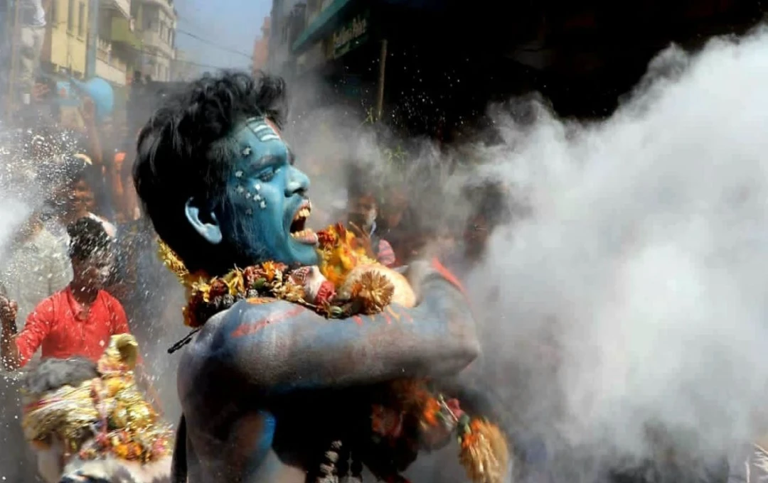 Banaras Masane Ki Holi 2025: बनारस में कब मनाई जाएगी मसाने की होली, क्यों चिता की राख से खेली जाती है ये होली?