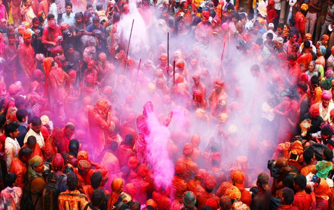 Record-Breaking Lathmar Holi in Barsana, Mathura