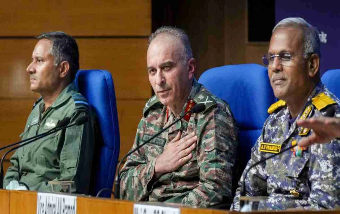 India Pak Ceasefire: भारत-पाकिस्तान DGMO की आज हॉटलाइन वार्ता, सीजफायर को मजबूत करने पर फोकस