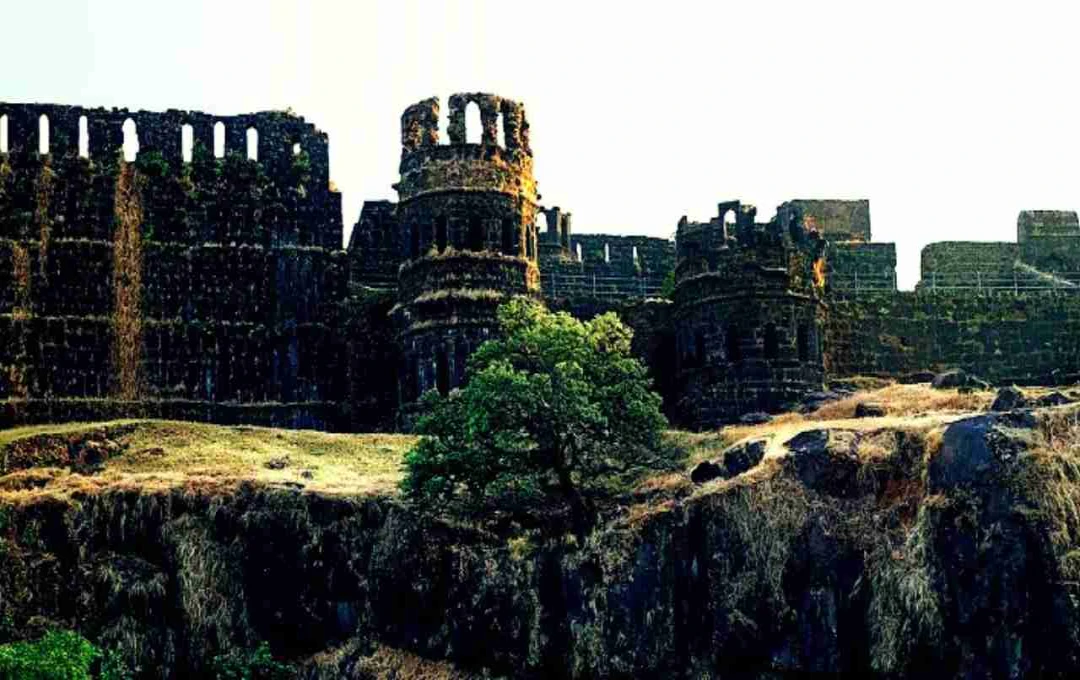 रायगढ़ किला: छत्रपति शिवाजी महाराज की विरासत और मराठा गौरव की पहचान