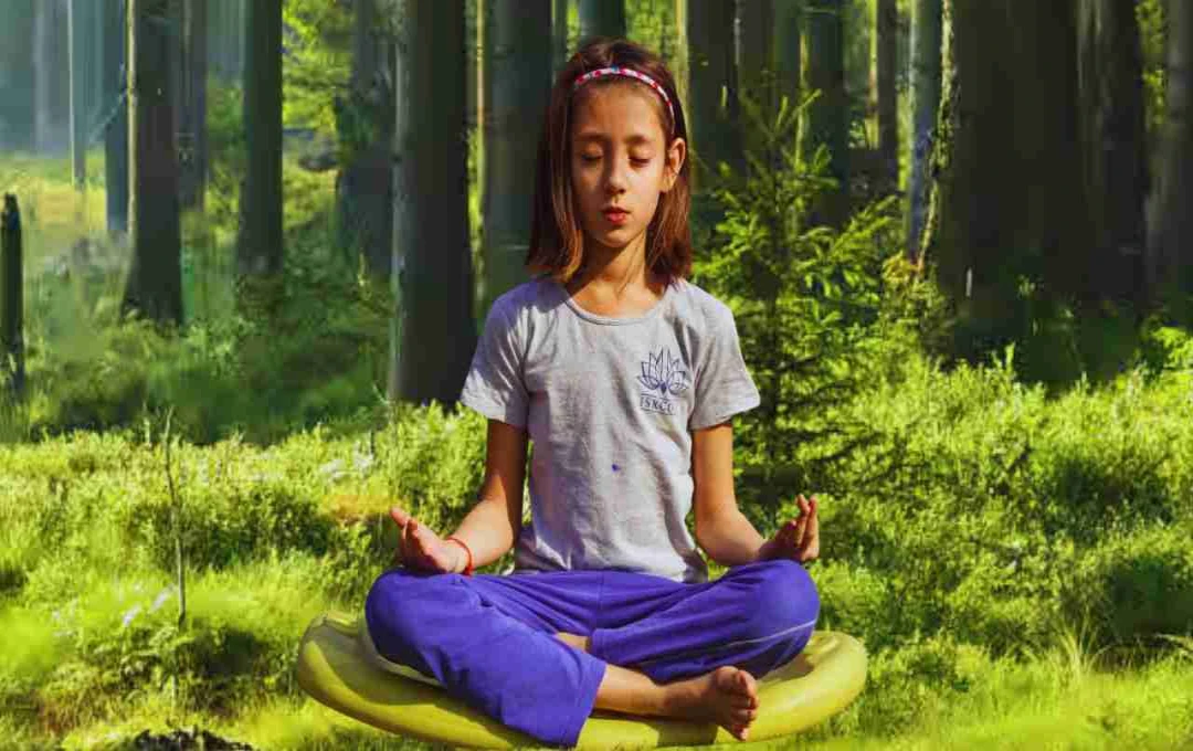 बच्चों की सेहत में गिरावट: समर वैकेशन में योग से बनाएं स्वस्थ और मजबूत