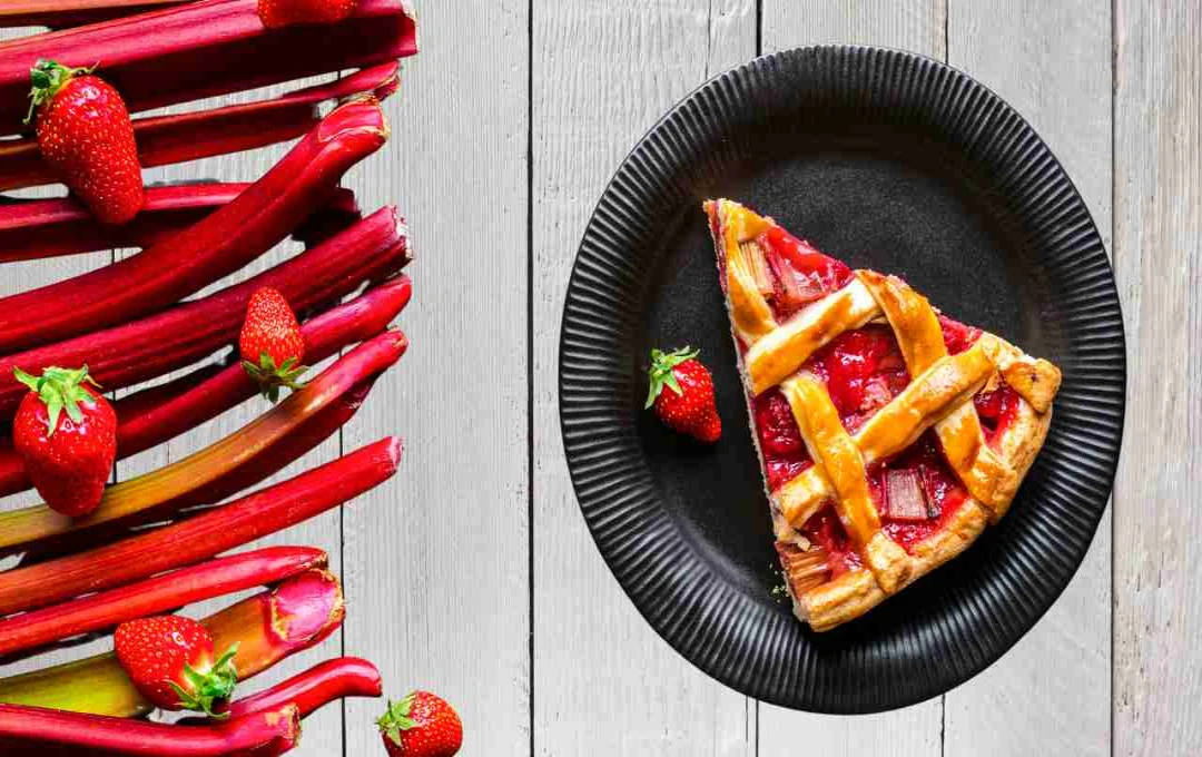 National Strawberry Rhubarb Pie Day: स्वाद और सेहत का अनोखा मेल