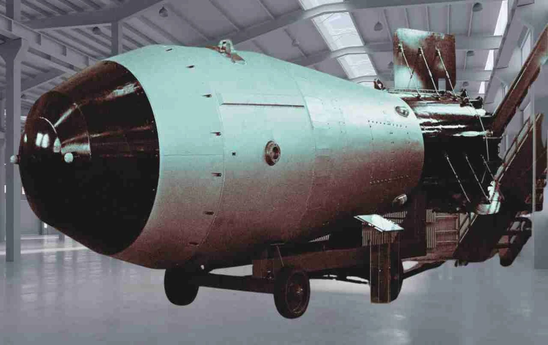 Tsar Bomba: दुनिया का सबसे ताकतवर परमाणु हथियार, जानें इसकी खासियत 