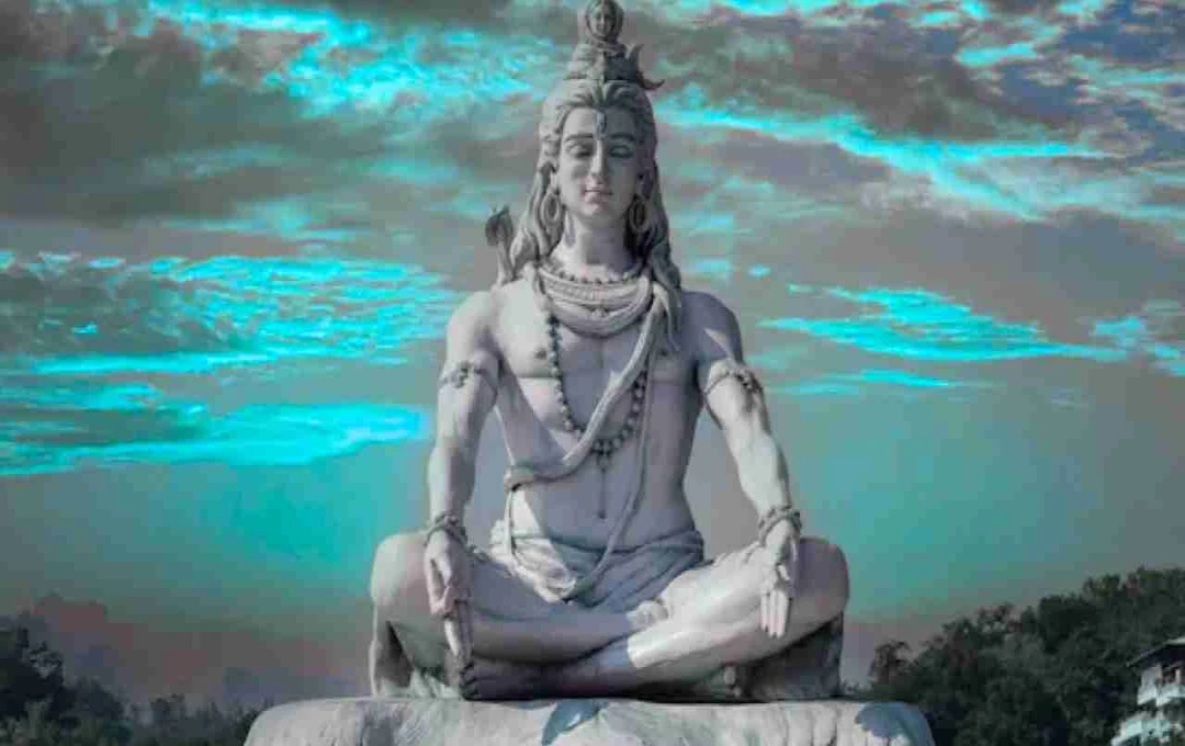 सावन में पृथ्वी पर विराजते हैं भगवान शिव, जानें इससे जुड़ी पौराणिक मान्यता