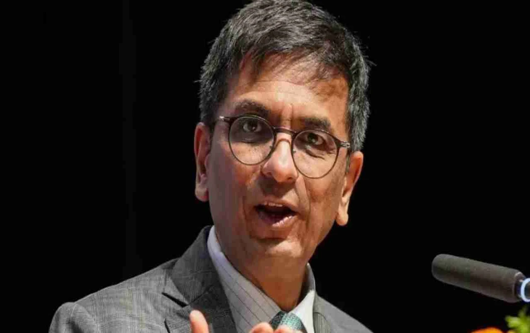 ஓய்வுக்குப் பிறகும் அரசு பங்களாவில் தங்கியுள்ள முன்னாள் CJI டி.ஒய்.சந்திரசூட்