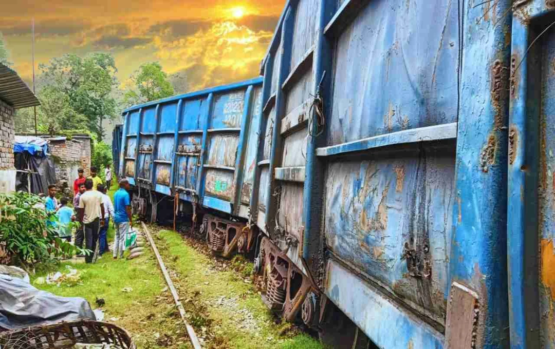 राउरकेला में बड़ा रेल हादसा: फैक्ट्री ट्रैक पर मालगाड़ी के 8 डिब्बे पटरी से उतरे