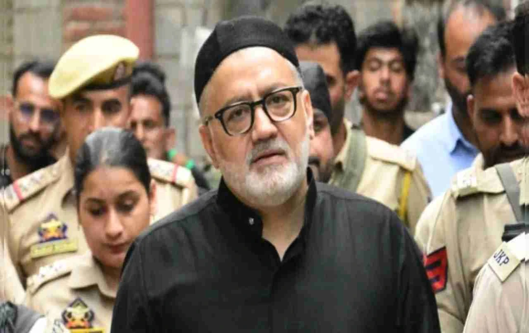 Kashmir's Religious Climate Heats Up: MMU Announces Social Boycott of Imran Ansari