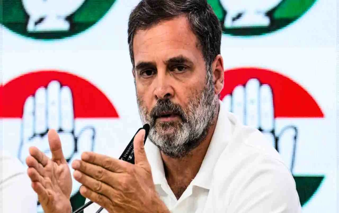 वोट चोरी के आरोपों पर चुनाव आयोग का पलटवार, राहुल गांधी को दी कड़ी चेतावनी