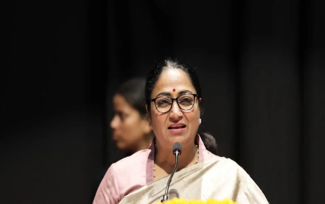 Delhi CM: शीशमहल, प्रदूषण और जलभराव पर CM रेखा गुप्ता का एक्शन प्लान, AAP को बताया जिम्मेदार
