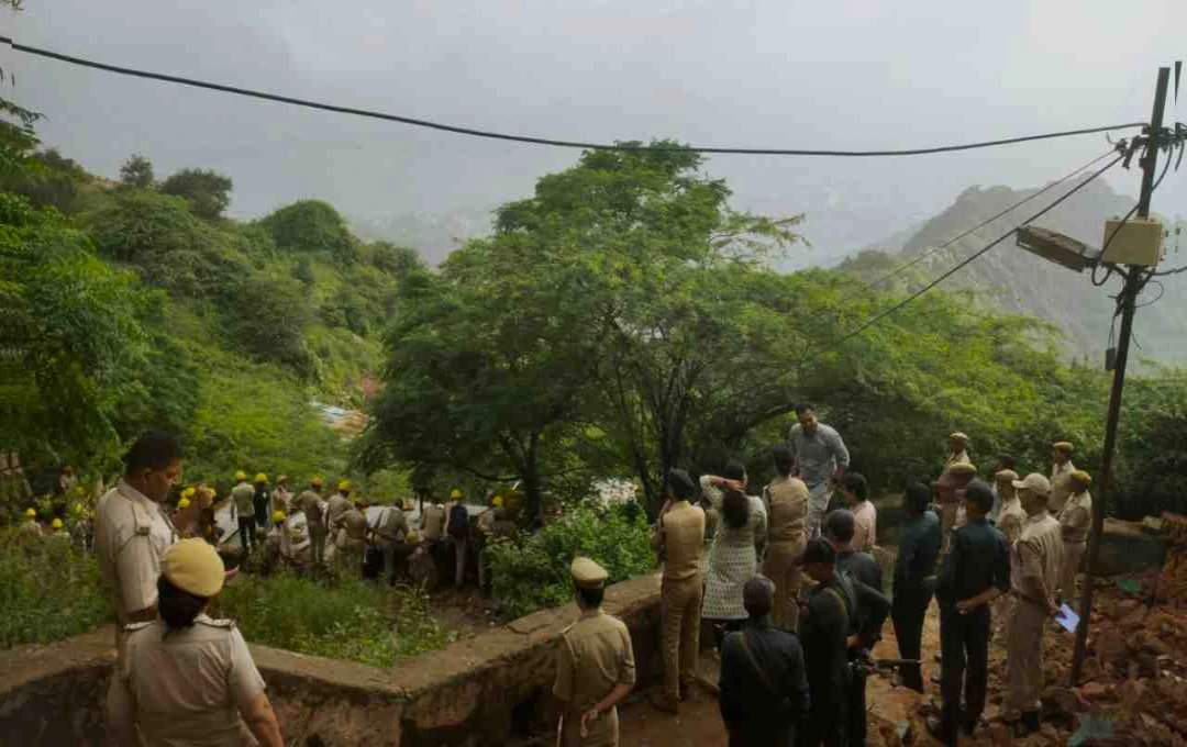 Rajasthan Forest Department Removes Encroachments on Taragarh Hills in Ajmer