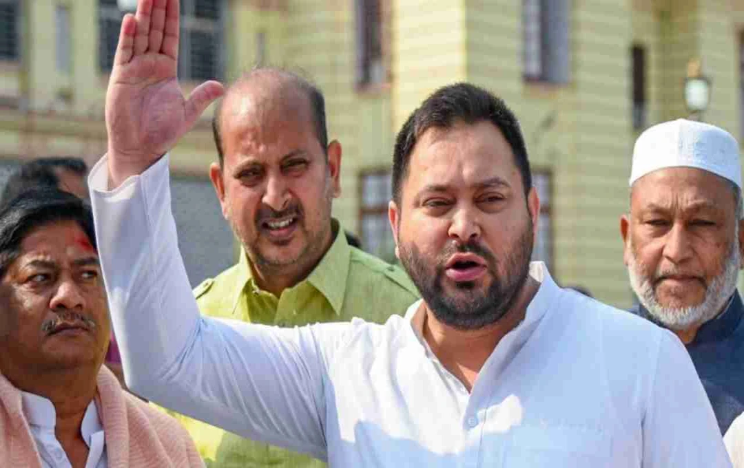 আমেরিকার শুল্ক নিয়ে প্রধানমন্ত্রীর নীরবতা নিয়ে প্রশ্ন তুললেন তেজস্বী যাদব