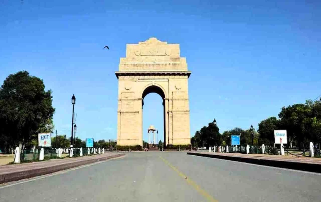 Delhi-NCR Weather Forecast: Cloudy Skies, Light Rain Expected on Independence Day