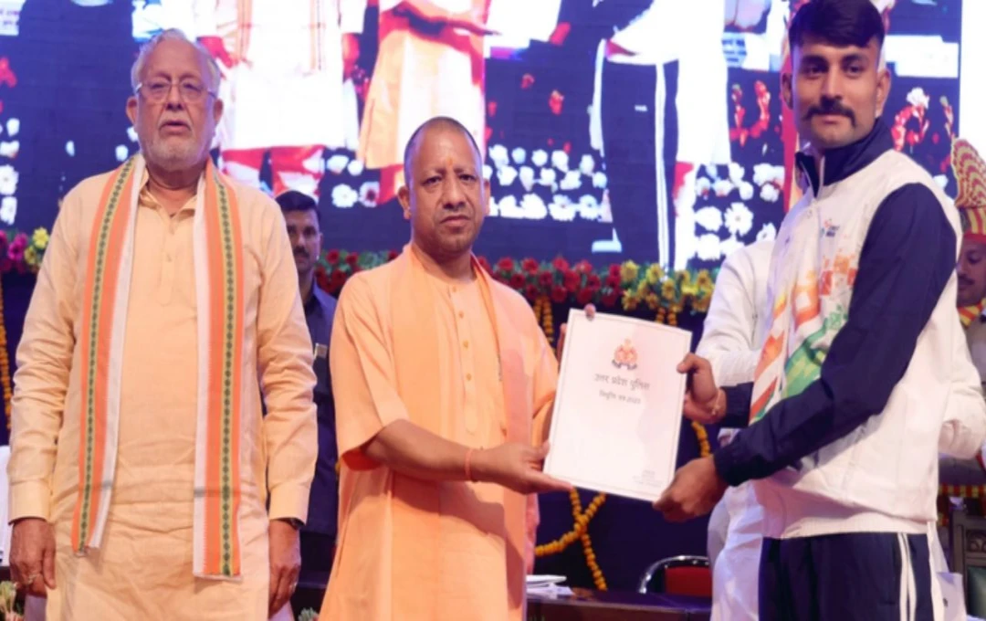 सीएम योगी ने मुख्य सेविकाओं और फार्मासिस्टों को वितरित किए नियुक्ति पत्र, कहा- 'बीमार मानसिकता के लोगों ने यूपी को...'

