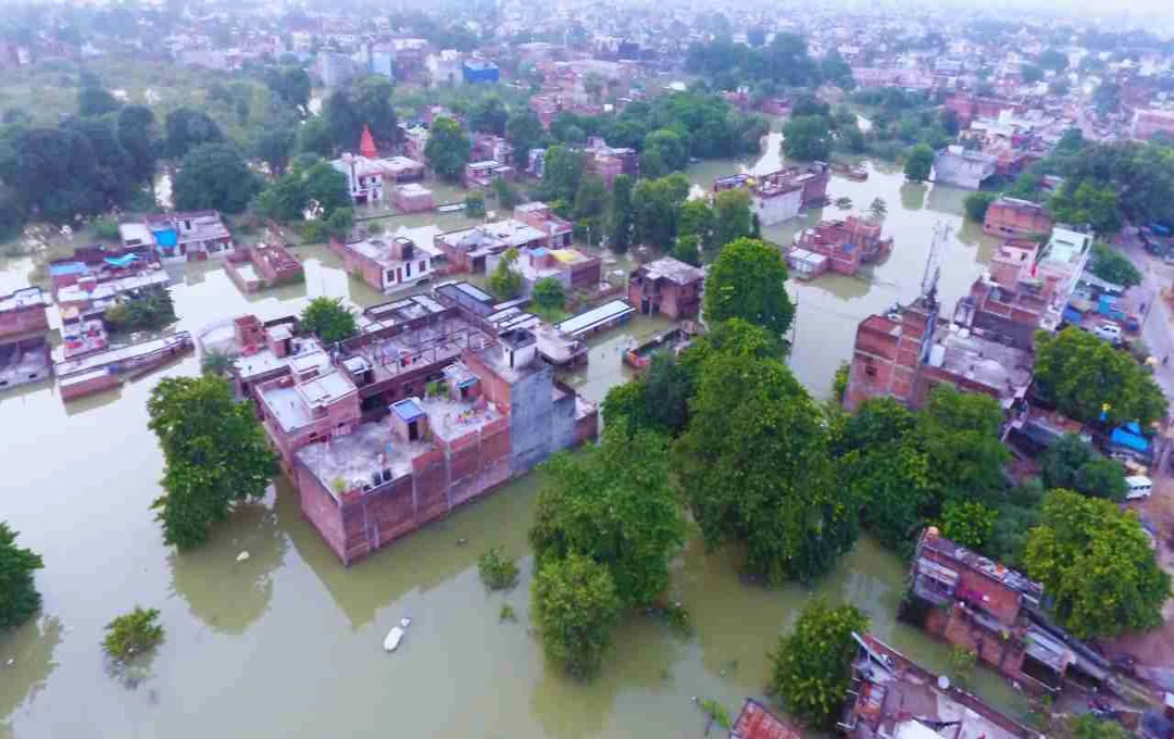 यमुना ने खतरे का निशान पार किया, मथुरा में कॉलोनियों और गांवों में जलभराव; प्रशासन ने जारी किया अलर्ट