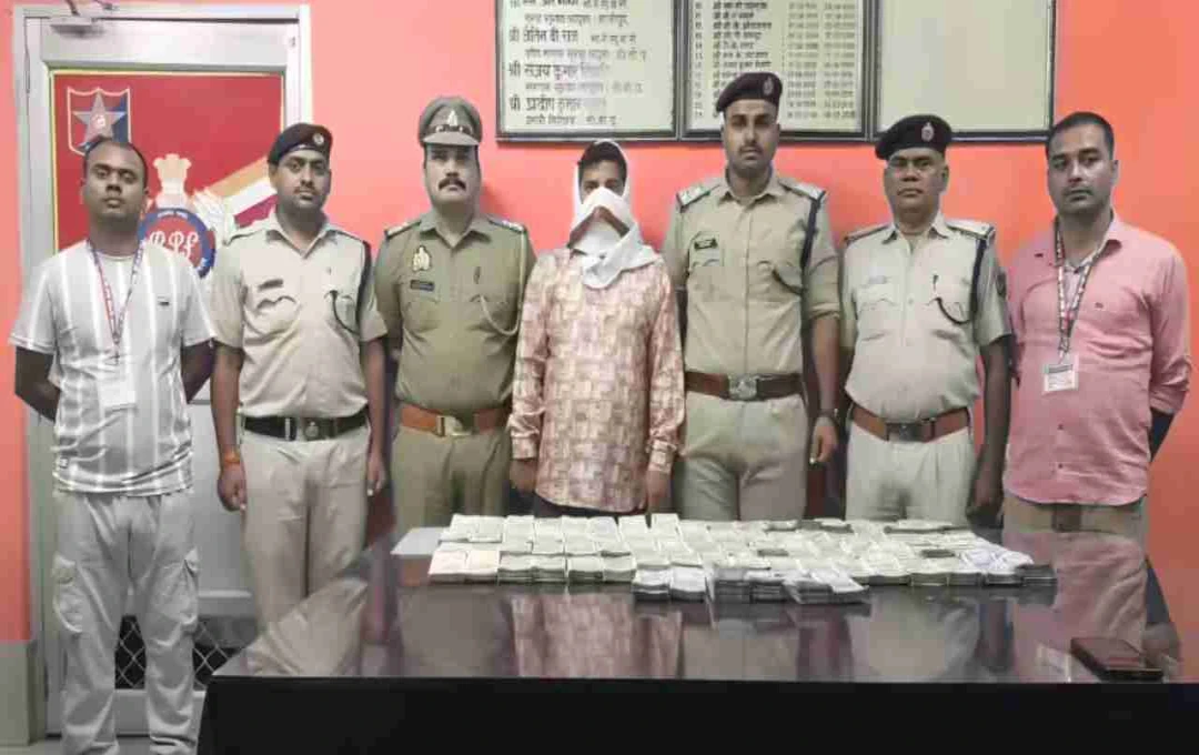 चंदौली में RPF-GRP की बड़ी कार्रवाई, 36 लाख रुपये के साथ संदिग्‍ध गिरफ्तार
