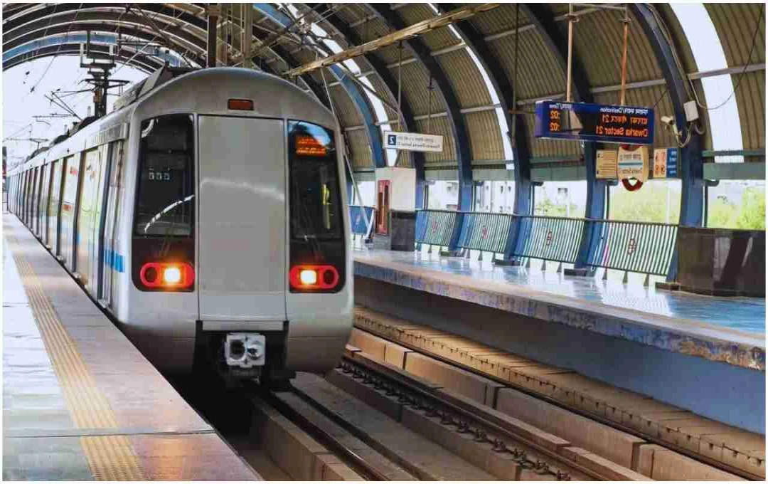 যমুনা ব্যাঙ্ক মেট্রো স্টেশনের রাস্তা জলমগ্ন, দিল্লিতে বন্যা পরিস্থিতি