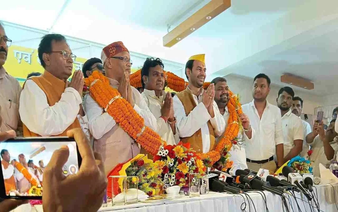 Bihar Elections 2025: तेज प्रताप यादव ने बनाया 'बिहार गठबंधन', राजनीति को बदल सकता है 6 पार्टियों का नया फ्रंट 