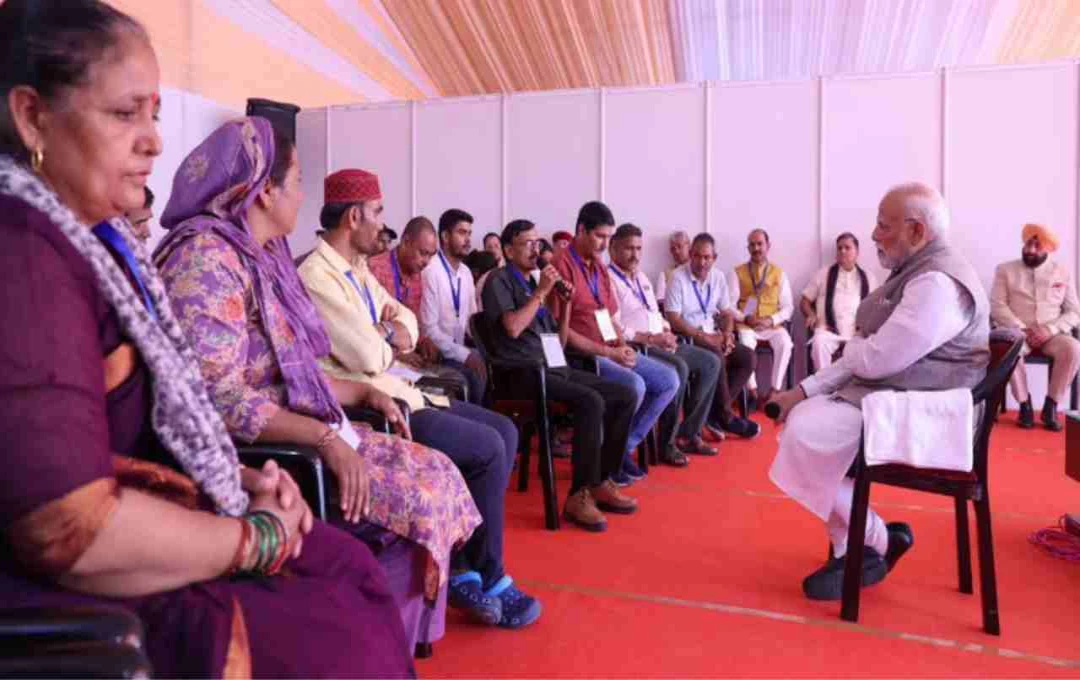 PM Modi Dehradun Visit: आपदा प्रभावितों ने प्रधानमंत्री से साझा की दर्दभरी कहानी