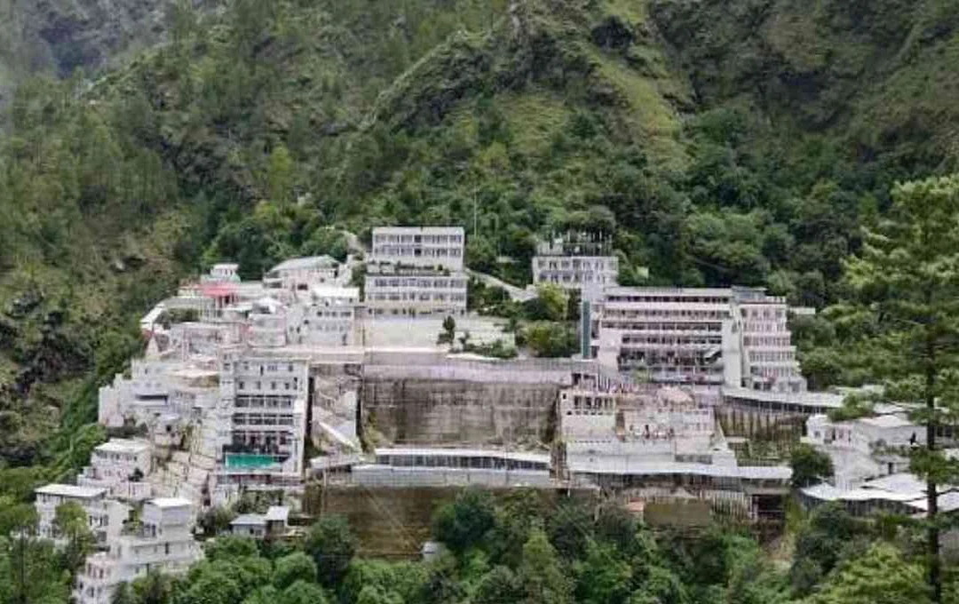 माता वैष्णो देवी यात्रा 18 दिन की रुकावट के बाद 14 सितंबर से फिर शुरू, श्रद्धालु कटरा से यात्रा कर सकेंगे