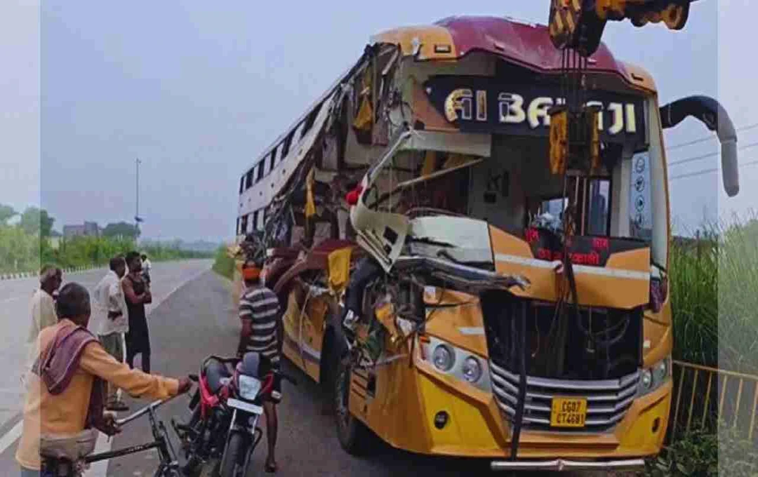 जौनपुर सड़क हादसा: ट्रक से टकराई श्रद्धालुओं की बस, 4 की मौत