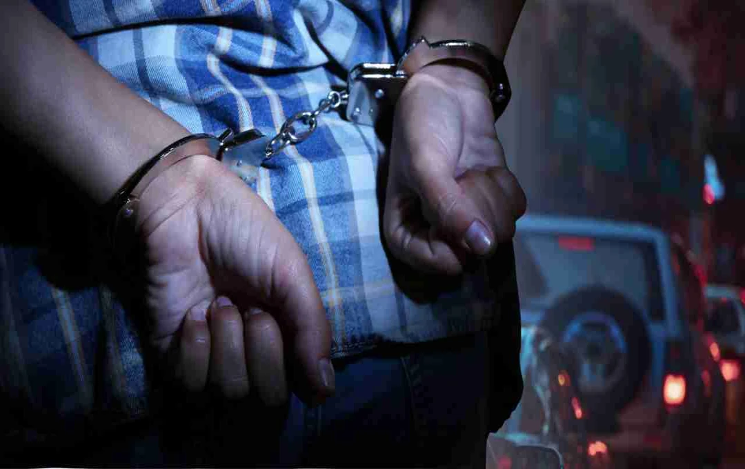सरोजिनी नगर में नकली पुलिसकर्मी गिरफ्तार, कारपेंटर से 500 रुपये झपटने का मामला