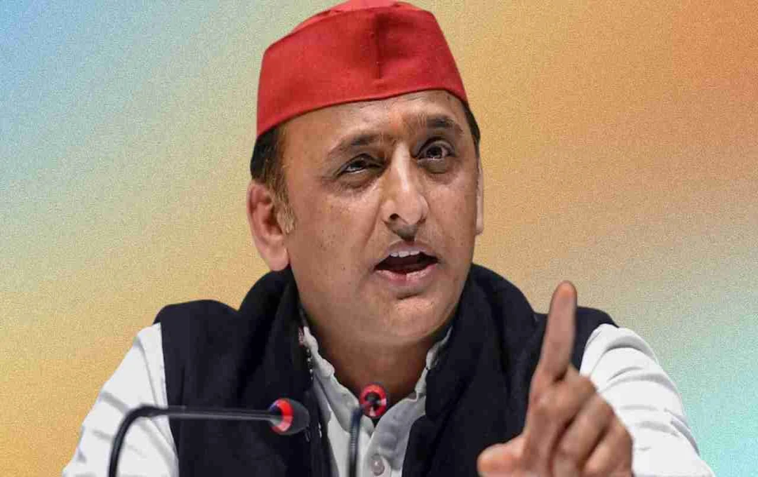 अमेरिका के वीज़ा शुल्क बढ़ने पर अखिलेश यादव का केंद्र पर हमला, कहा- 'भारत की विदेश नीति फेल'