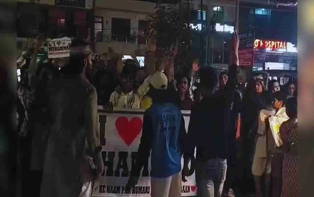 Unnao: 'I Love Mohammed' Protest Turns Violent with Stone-Pelting, Police Lathi-Charge, Six Arrested