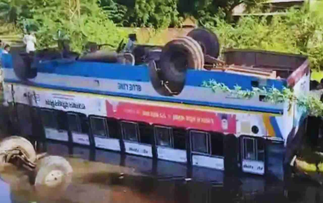 टोंक सड़क हादसा: रोडवेज बस खाई में पलटी, 30 से अधिक यात्री घायल