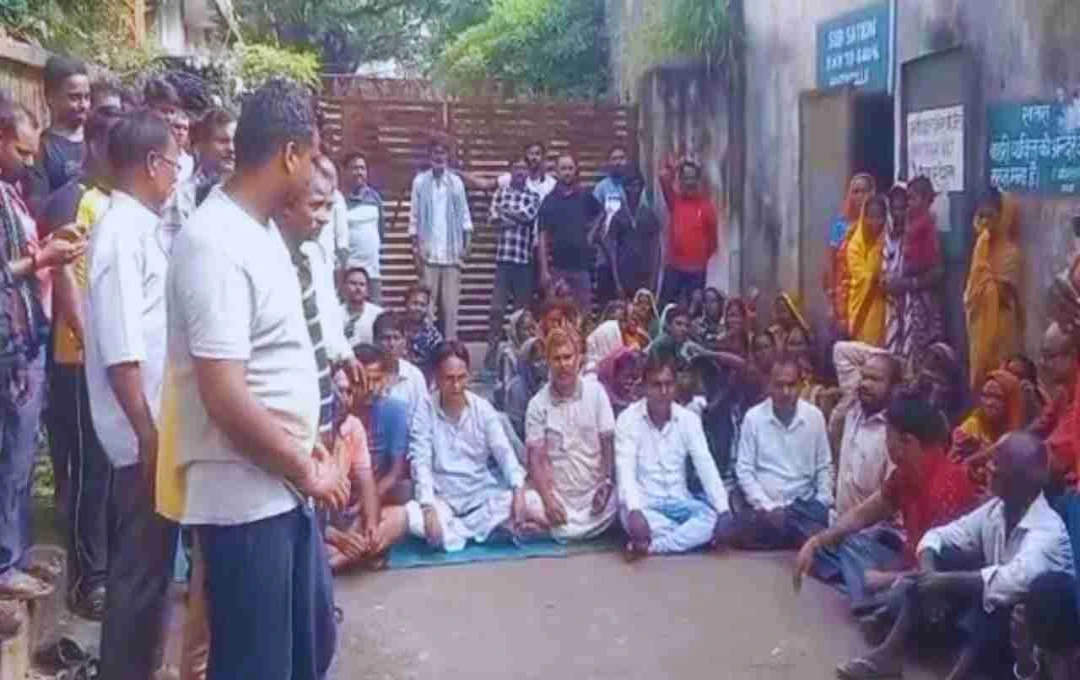 Dhanbad Power Crisis: Villagers Lock Down BCCL Office Over 15-Day Bastacola Outage