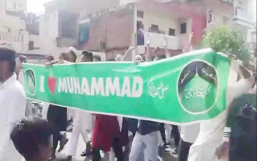 “आई लव मोहम्मद” मामले में मुस्लिम बोर्ड ने लाठीचार्ज की कड़ी निंदा की, अभिव्यक्ति को बताया मौलिक अधिकार