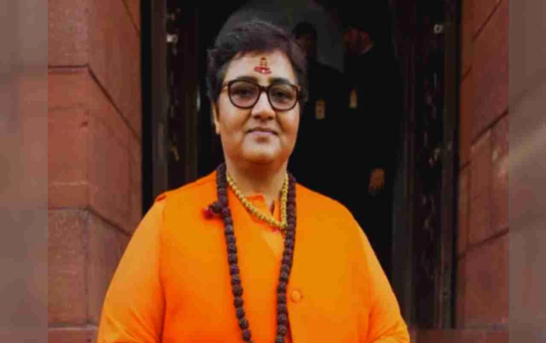 भोपाल: पूर्व सांसद साध्वी प्रज्ञा का विवादित बयान, 'प्रसाद बेचते हुए कोई विधर्मी मिले तो उसकी ठुकाई करें'