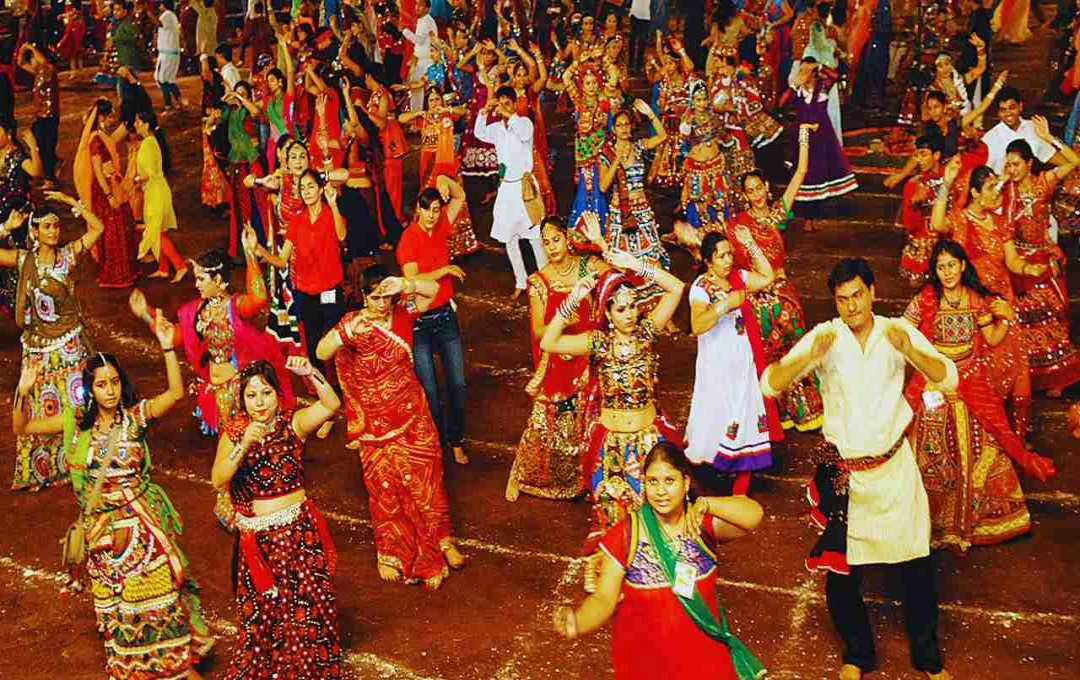 ठाणे गरबा महोत्सव में अंडा फेंकने पर विवाद, आरोपी पर FIR दर्ज