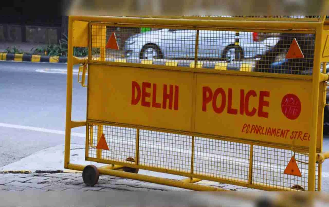 दिल्ली के कालिंदी कुंज में ताबड़तोड़ फायरिंग, एनकाउंटर में दो बदमाश घायल