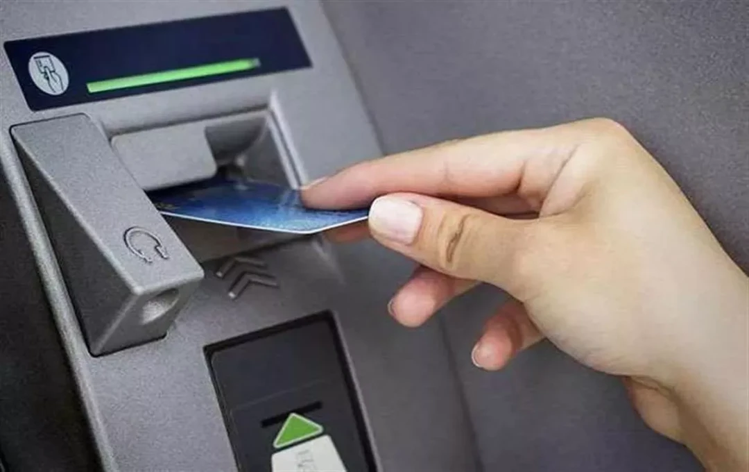 यूपी में ATM कार्ड बदल‐धोखाधड़ी का खुलासा — तीन लोग गिरफ्तार