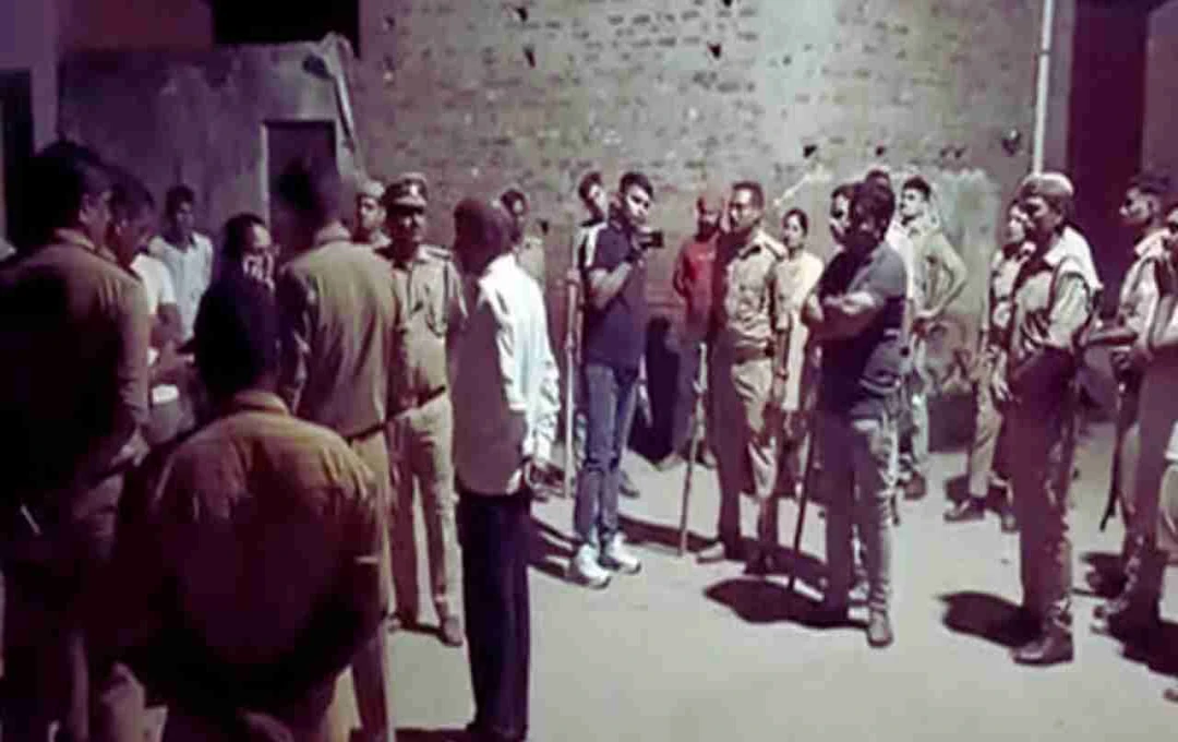 हापुड़ में धार्मिक आयोजन के दौरान दो समुदायों में झड़प, पुलिस फोर्स तैनात
