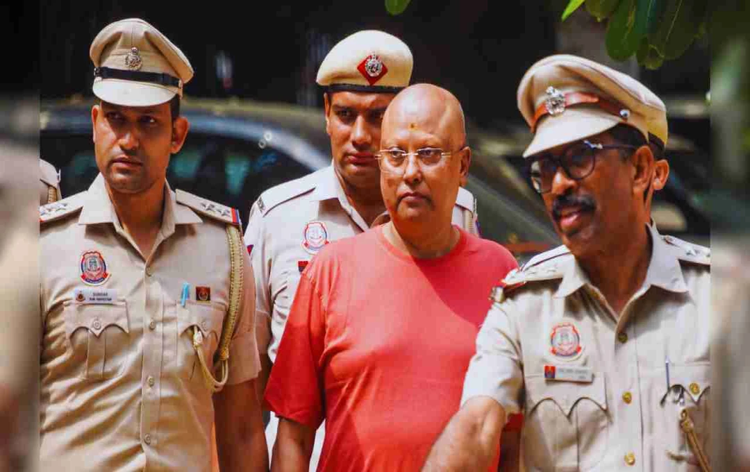 चैतन्यानंद केस: जेल में संन्यासी वस्त्र पहनने को लेकर विवाद, दिल्ली पुलिस ने जताई आपत्ति