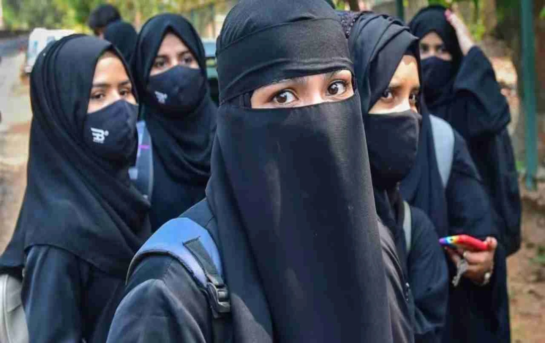 कोच्चि स्कूल में हिजाब विवाद: छात्रा को क्लास में प्रवेश से रोका, दो दिन की छुट्टी घोषित