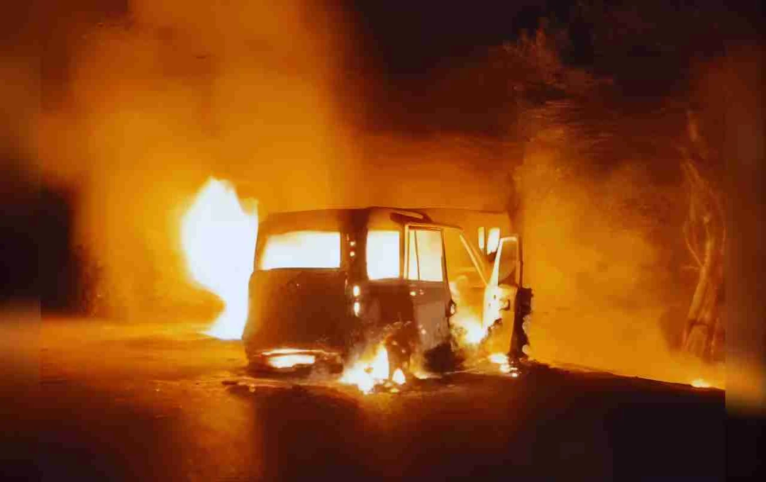 बाड़मेर सड़क हादसा: ट्रेलर से टकराई स्कॉर्पियो, 4 दोस्तों की जलकर मौत