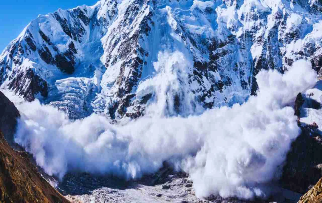 उत्तराखंड: बद्रीनाथ धाम के पास ग्लेशियर टूटने से मचा हड़कंप, आपदा प्रबंधन सतर्क