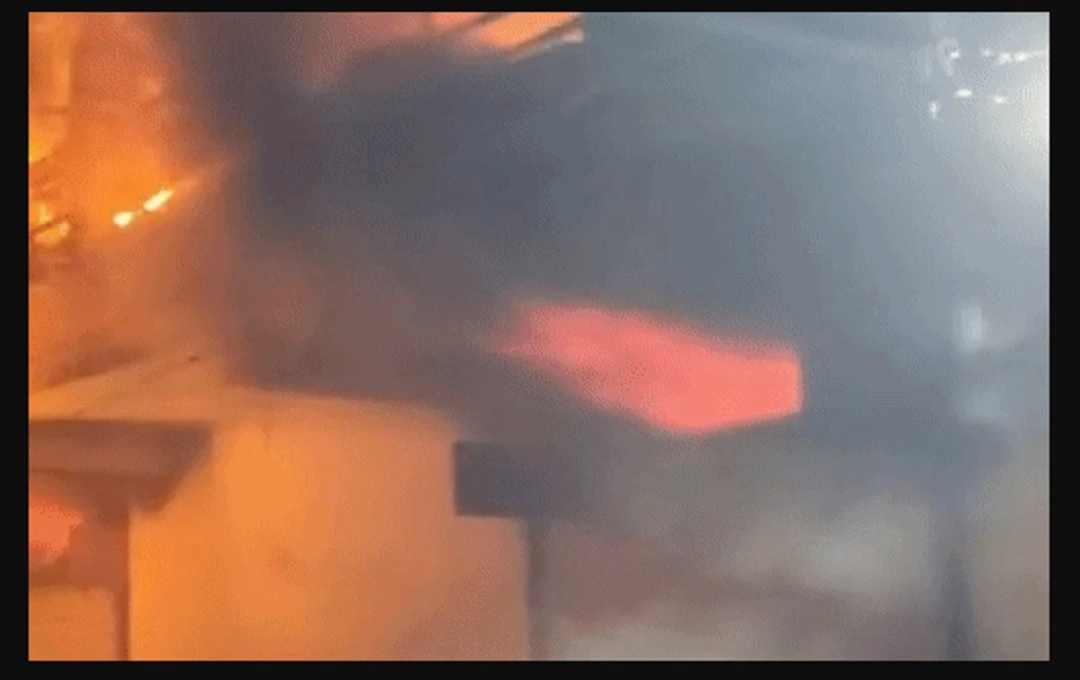 Prayagraj: Scrap Dealer's Shop Torched After Refusing Extortion Demands, Lakhs in Damages