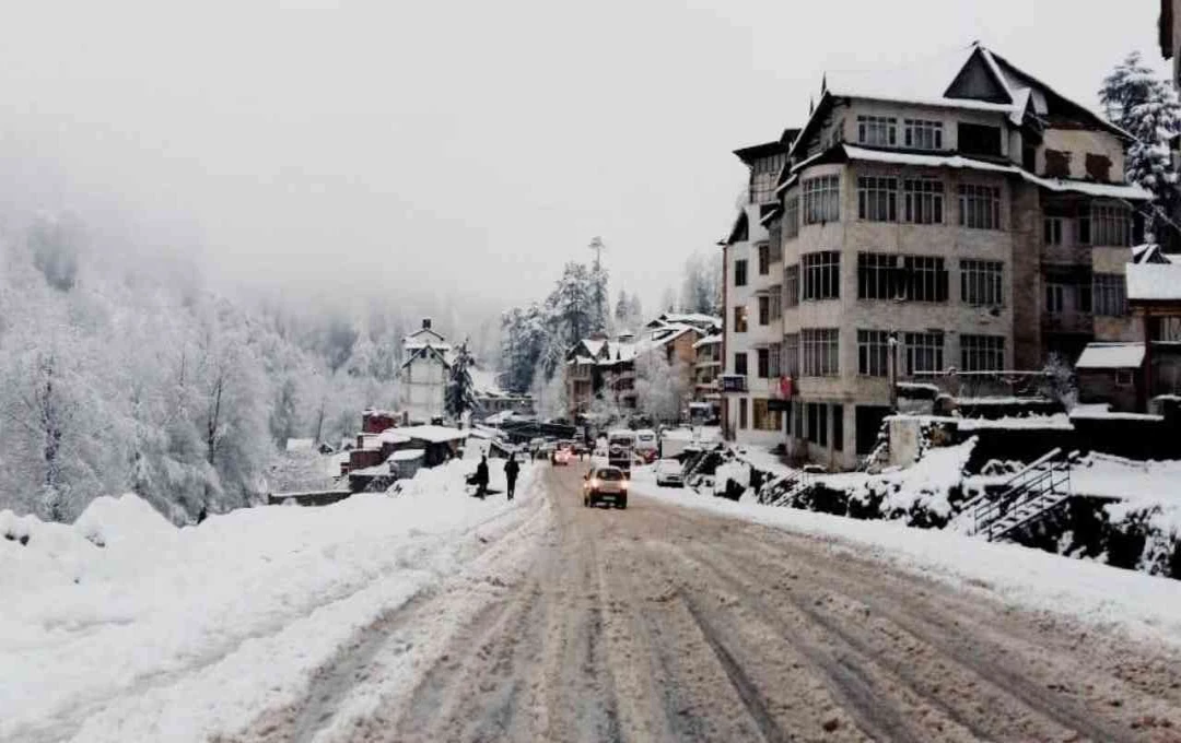Himachal Snowfall: दिवाली के बाद हिमाचल में बर्फबारी से बढ़ी सर्दी, कई क्षेत्रों में मौसम का बदला मिजाज