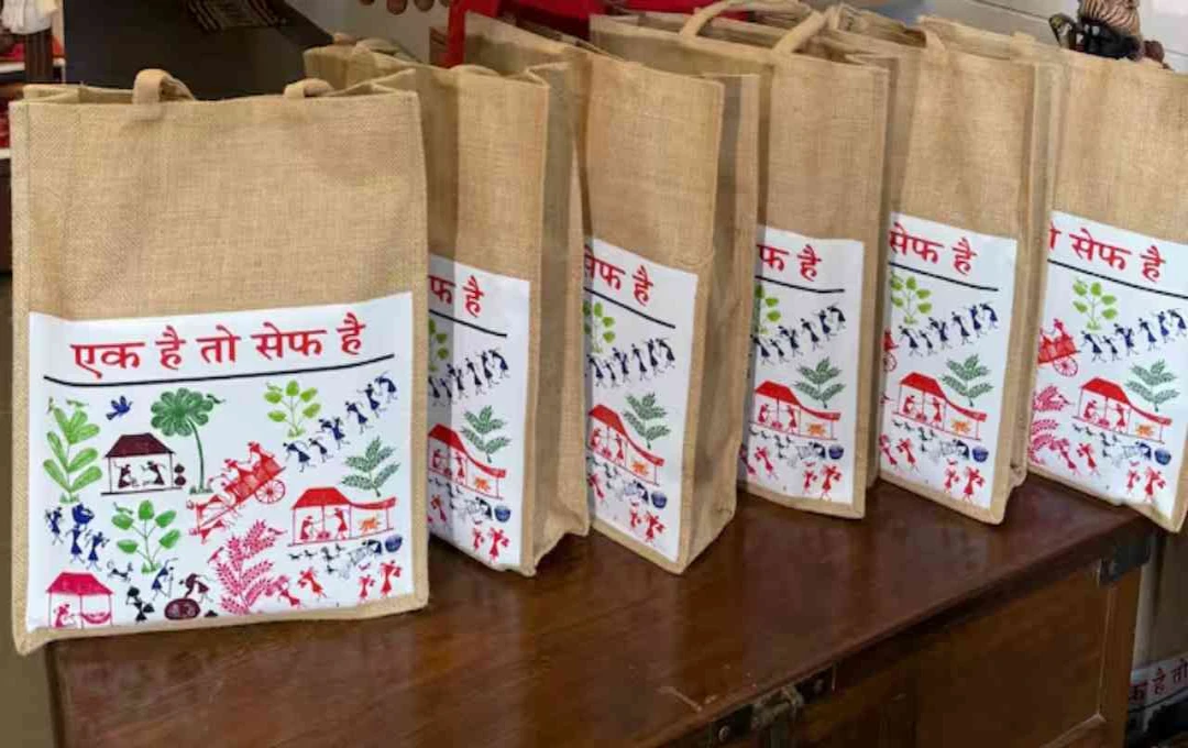 दिवाली पर बीजेपी नेता संजय पांडेय ने बांटे ‘एक है तो सेफ है’ गिफ्ट बैग, MVA को बताया अवसरवादी गठबंधन